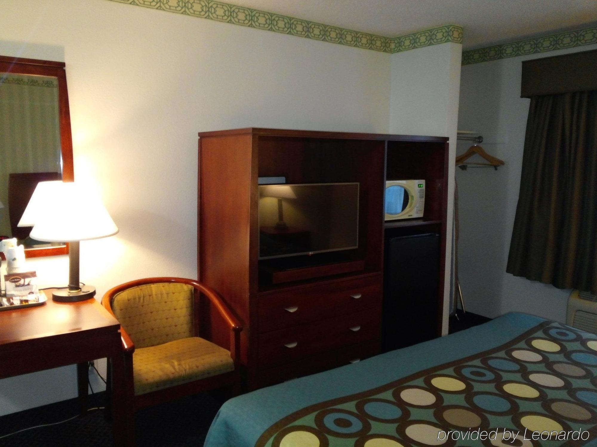 Отель Super 8 By Wyndham Sacramento Carmichael Экстерьер фото