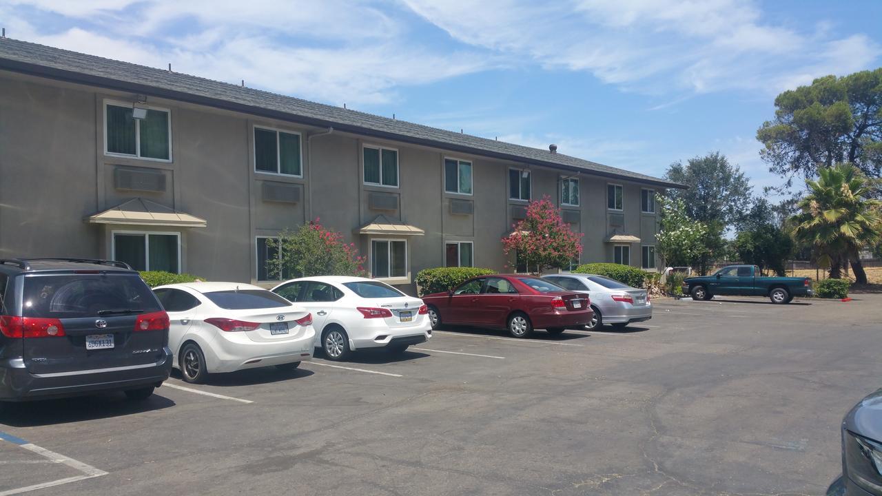 Отель Super 8 By Wyndham Sacramento Carmichael Экстерьер фото