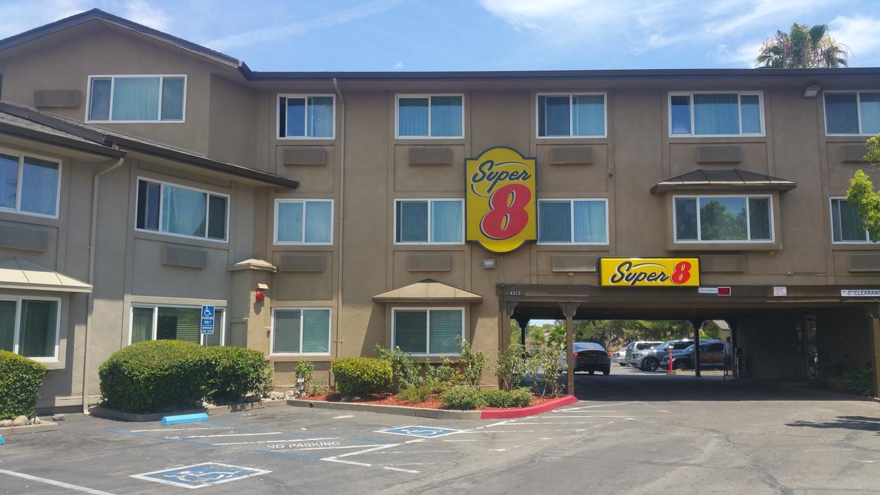 Отель Super 8 By Wyndham Sacramento Carmichael Экстерьер фото